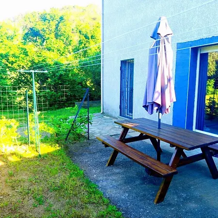 شقة T3 Rez De Jardin Dans *